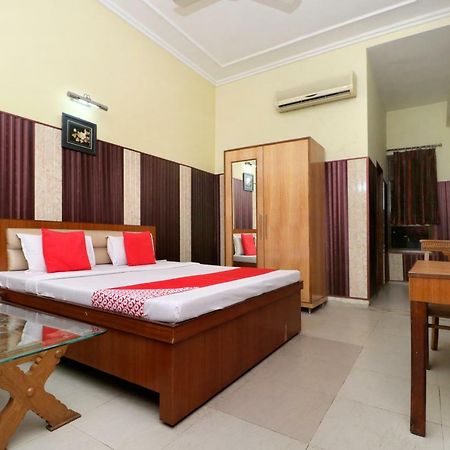 Oyo 40699 Grand Sokhi Otel Tarn Taran Dış mekan fotoğraf
