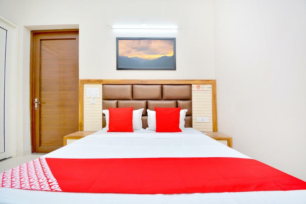 Oyo 40699 Grand Sokhi Otel Tarn Taran Dış mekan fotoğraf