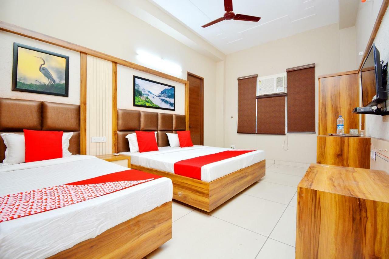 Oyo 40699 Grand Sokhi Otel Tarn Taran Dış mekan fotoğraf