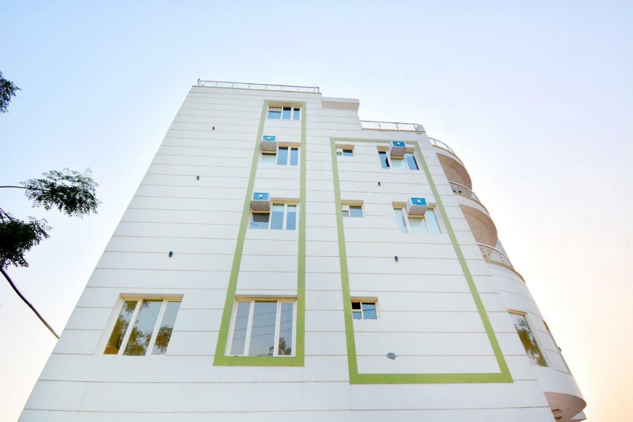 Oyo 40699 Grand Sokhi Otel Tarn Taran Dış mekan fotoğraf