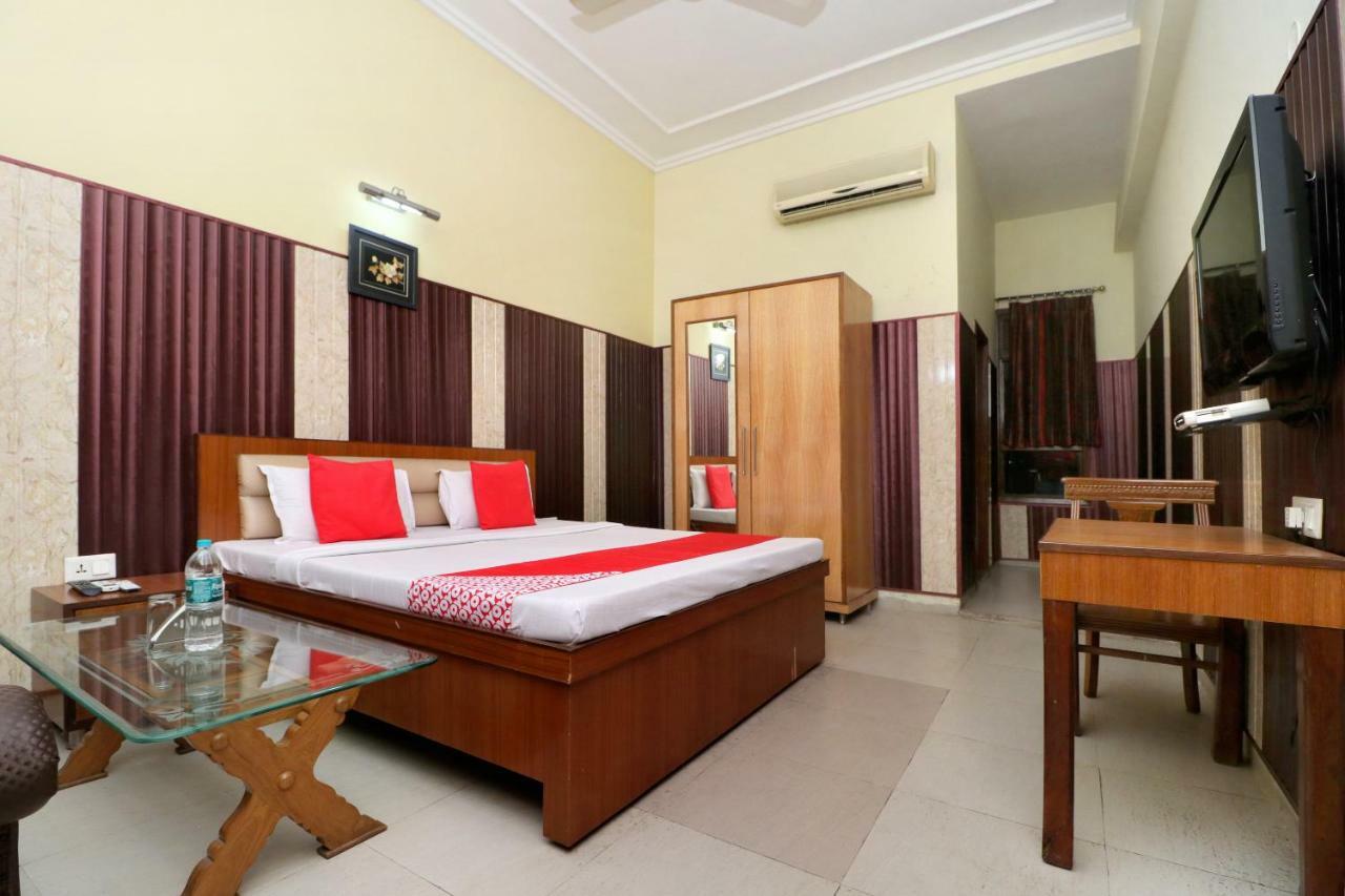 Oyo 40699 Grand Sokhi Otel Tarn Taran Dış mekan fotoğraf